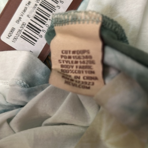 New V Neck Tie Dye Pattern Tee by XCVI SZ Small - Picture 7 of 7